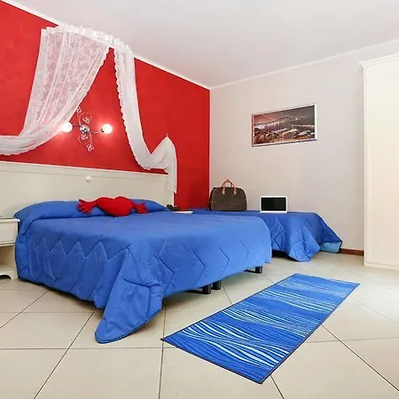 Airport Guest house 2*