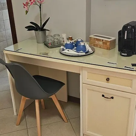 Πανσιόν Airport 4*
